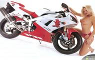 Yamaha R1 i blondi w topless
