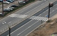 Przejście dla pieszych z płotkiem