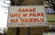 Zakaz gry w piłkę na osiedlu2