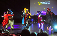 Pokaz tańca Bollywood - show Afro Carnaval
