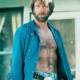 Chuck Norris wietrzy wlosy na klacie