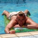 artur boruc w basenie