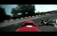 Niesamowity motocyklista