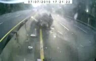 Wypadek na autostradzie z perspektywy kierowcy