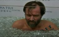 Przesiedział w lodzie godzinę i 44 minuty