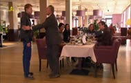 Pierwsza Miłość - Strasburger dostaje w morde w HD