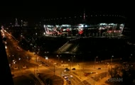 Oświetla Stadion Narodowy