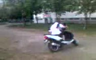 Kingway hooligan Bączek skuterem