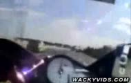 motocyklista kamikaze