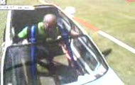 Mariusz Pudzianowski - Pudzian niesie Auto