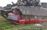 Auto vs czołg