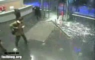 Tajemniczy Wypadek z Drzwiami Obrotowymi