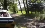 wpadłaby pod samochód rajdowy