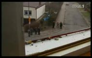 bimber wysadził ścianę w bloku