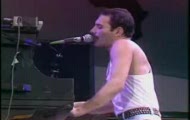 Queen- We Will Rock You and We Are The Champion