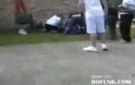ywstrzelony człowiek na dach budynku za pomocą kosza