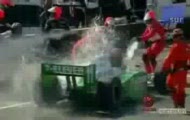 Kierowca płonął w pit stopie