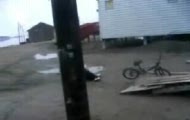 "Frontflip" dziewczyny na rowerze