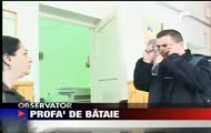 Nauczycielka bije policjanta, a ten oddaje