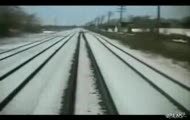 Kamera na przodzie pociągu i kraksa z ciężarówką