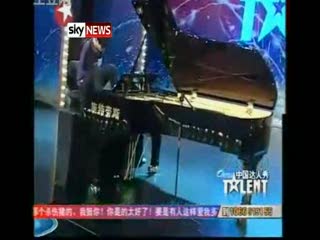 Pianista, który... nie ma rąk