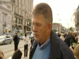 Krzyż sprzed pałacu przeniesiony