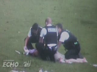 Ranny przechodzień bity przez policjantów
