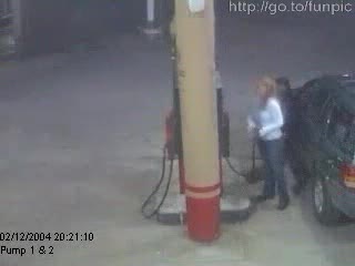 Kobieta nie powina tankowac paliwa;]