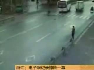 szczęściarz na rowerze