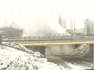 Szczecin - Wyburzenie 150m mostu na autostradzie (TVN)