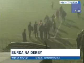 Przerwane derby Śląska: Sędzia nieprzytomy, kibole na murawie