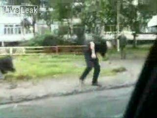 (ROSJA) Kierowca Autobusu Bije Pasażera