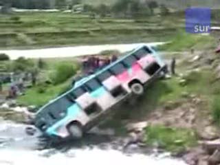 Autobus w strumieniu