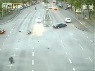 Uderzył w auto przy 120km/h