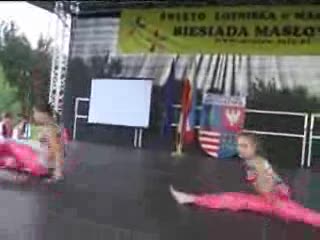 Występ taneczny - Święto Lotniska w Masłowie / 2008r.