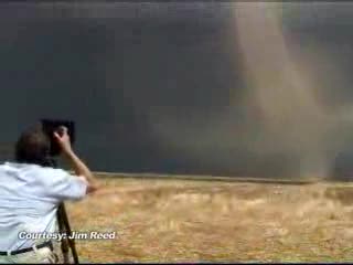 Fotograf rusza na wyprawę w poszukiwaniu tornada