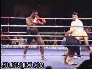 Kick Boxer Break Leg...:/