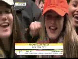Justin Bieber performs ONE TIME & LONELY GIRL @ Today Show Rockefeller Plaza