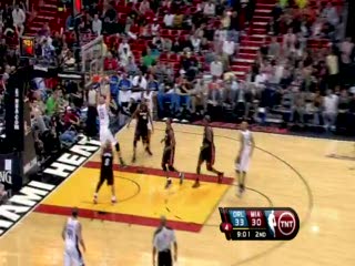 alley-oop Marcina Gortata