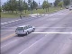 Wypadek samochodowy z przechodniem w tle