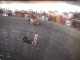 Czy można swobodnie jeździć samochodem po ścianie? Oczywiście, że można, co udowadniają codziennie cyrkowcy z indyjskiego The Diamond Maruti Car Circus w Delhi.